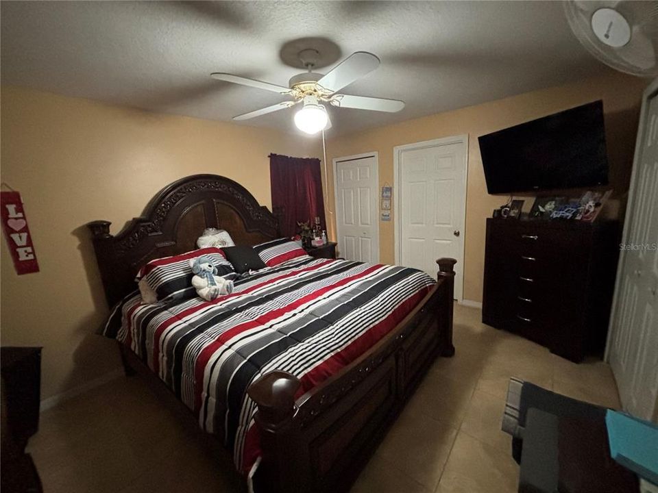 Active With Contract: $229,999 (3 beds, 2 baths, 1417 Square Feet)