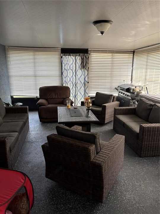 Active With Contract: $229,999 (3 beds, 2 baths, 1417 Square Feet)