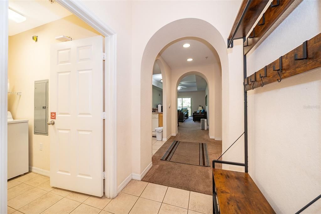 Под контрактом: $185,000 (3 спален, 2 ванн, 1700 Квадратных фут)