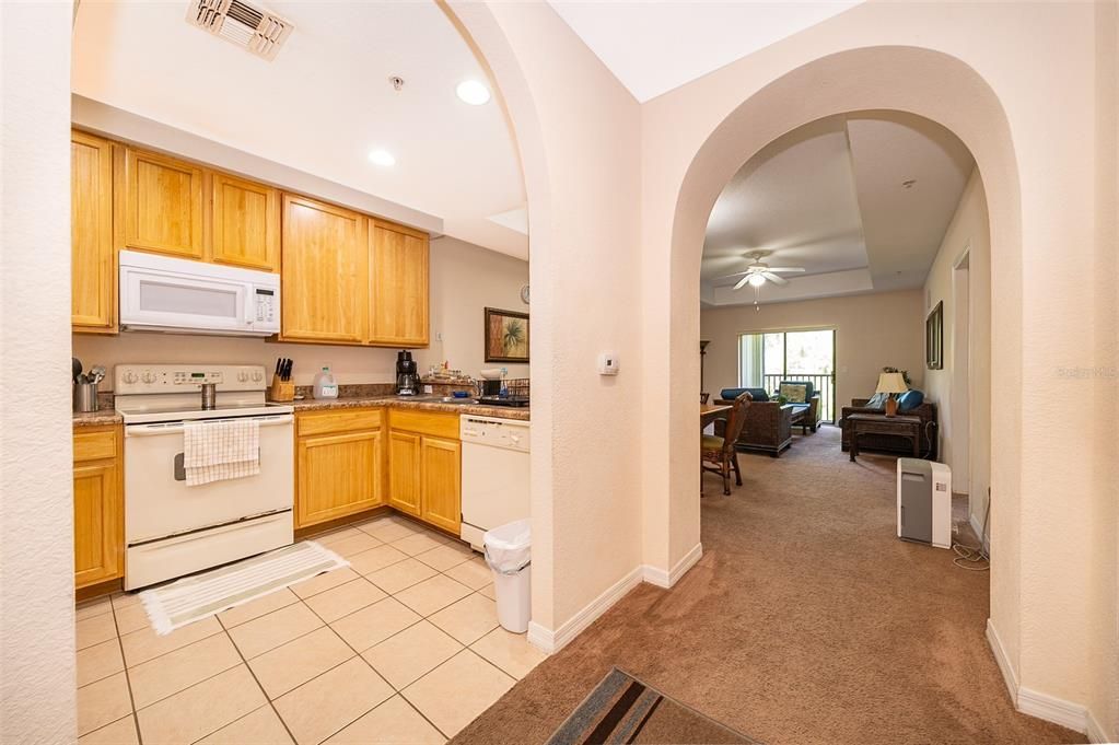 Под контрактом: $185,000 (3 спален, 2 ванн, 1700 Квадратных фут)