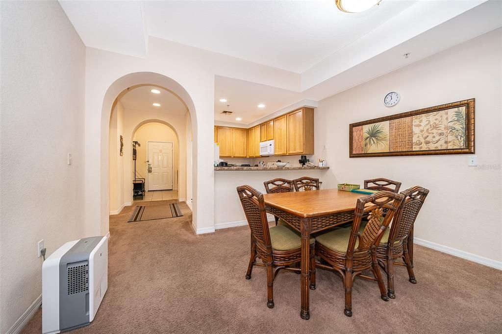 Под контрактом: $185,000 (3 спален, 2 ванн, 1700 Квадратных фут)