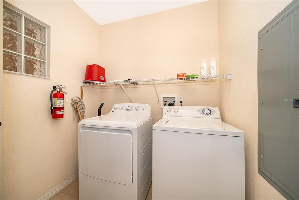 Под контрактом: $185,000 (3 спален, 2 ванн, 1700 Квадратных фут)