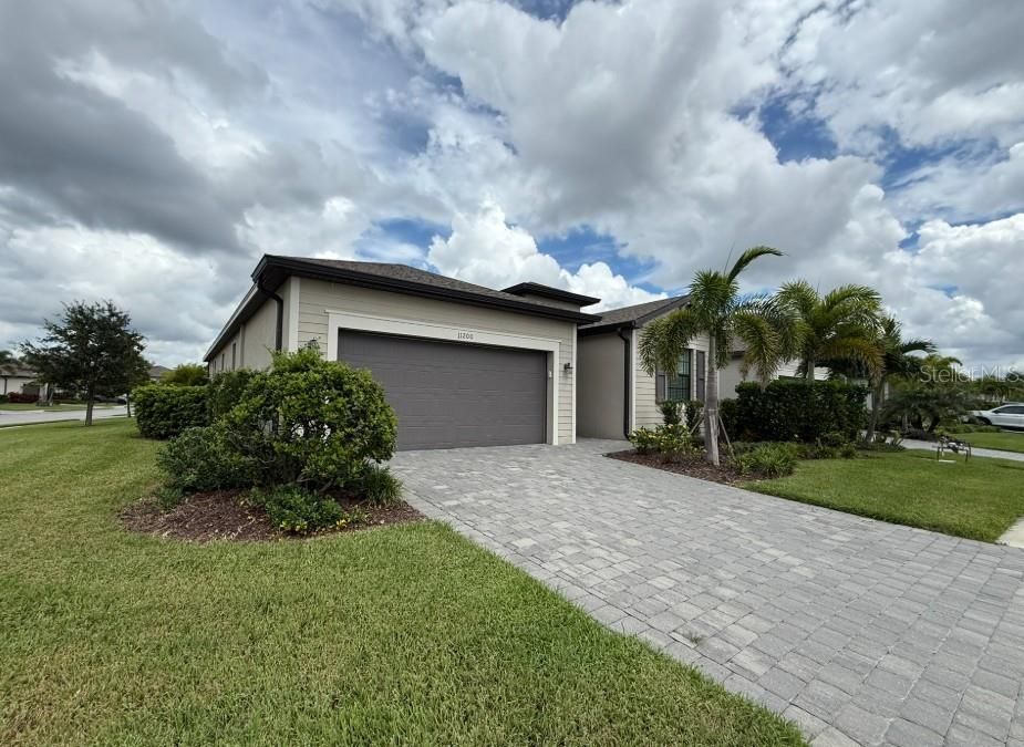 最近租的: $2,895 (4 贝兹, 3 浴室, 2035 平方英尺)