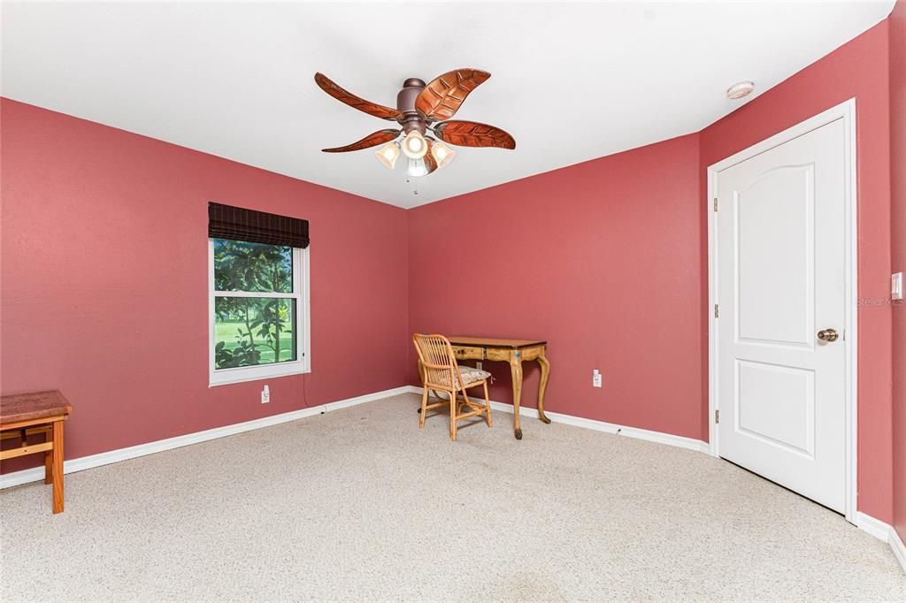 Под контрактом: $337,000 (3 спален, 2 ванн, 1901 Квадратных фут)