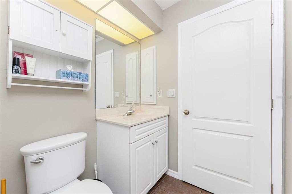 Под контрактом: $337,000 (3 спален, 2 ванн, 1901 Квадратных фут)