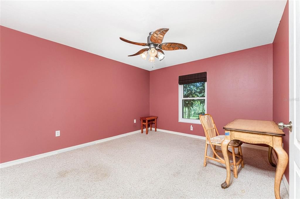 Под контрактом: $337,000 (3 спален, 2 ванн, 1901 Квадратных фут)