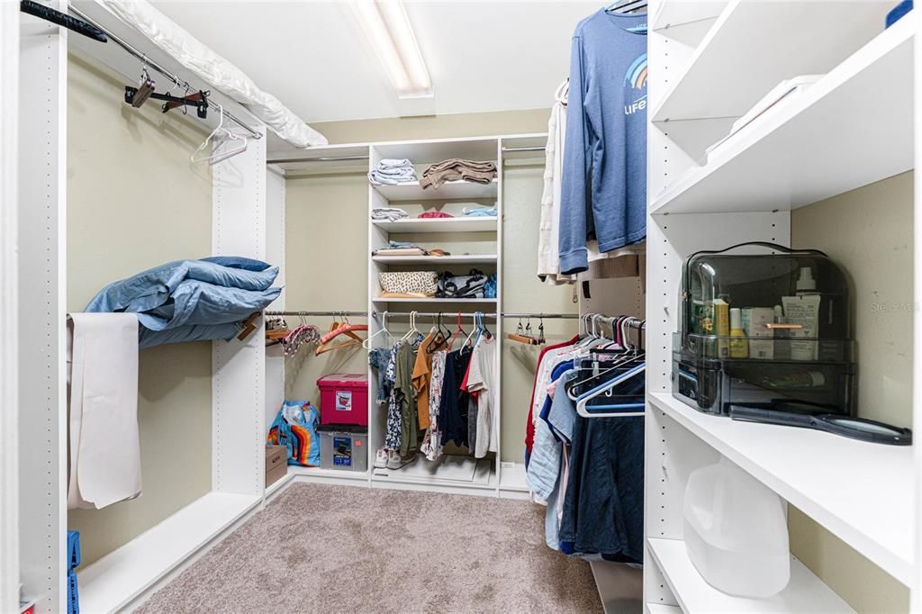 Под контрактом: $337,000 (3 спален, 2 ванн, 1901 Квадратных фут)