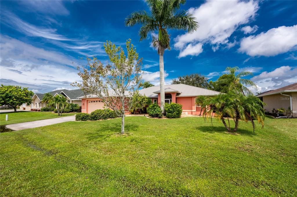 Под контрактом: $337,000 (3 спален, 2 ванн, 1901 Квадратных фут)