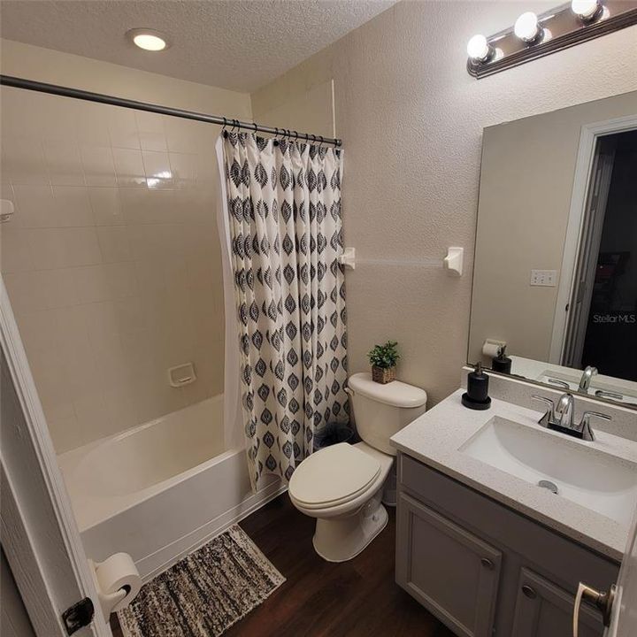 合同活跃: $315,000 (3 贝兹, 2 浴室, 1872 平方英尺)