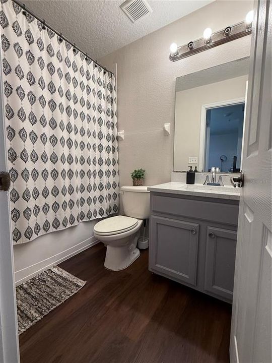 合同活跃: $315,000 (3 贝兹, 2 浴室, 1872 平方英尺)