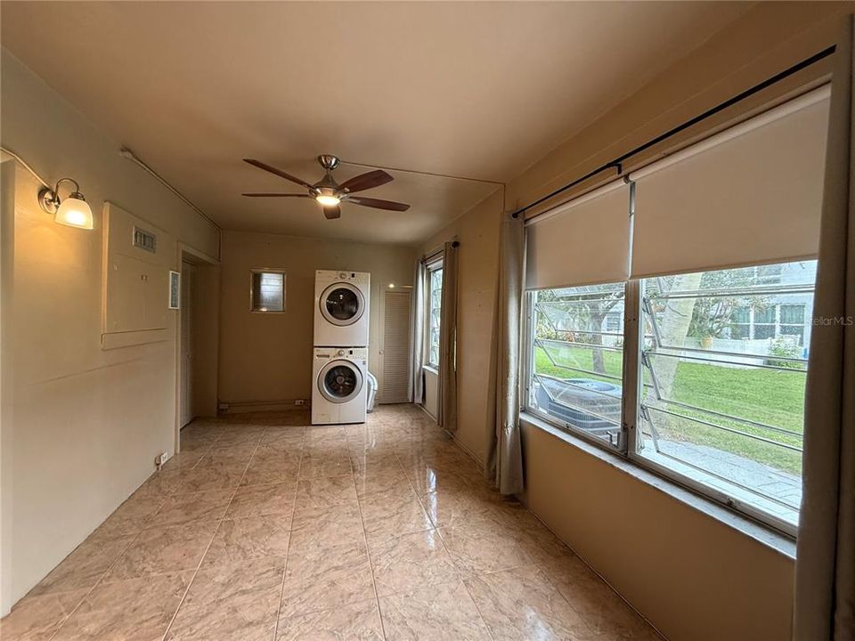 For Sale: $134,900 (2 beds, 2 baths, 835 Square Feet)