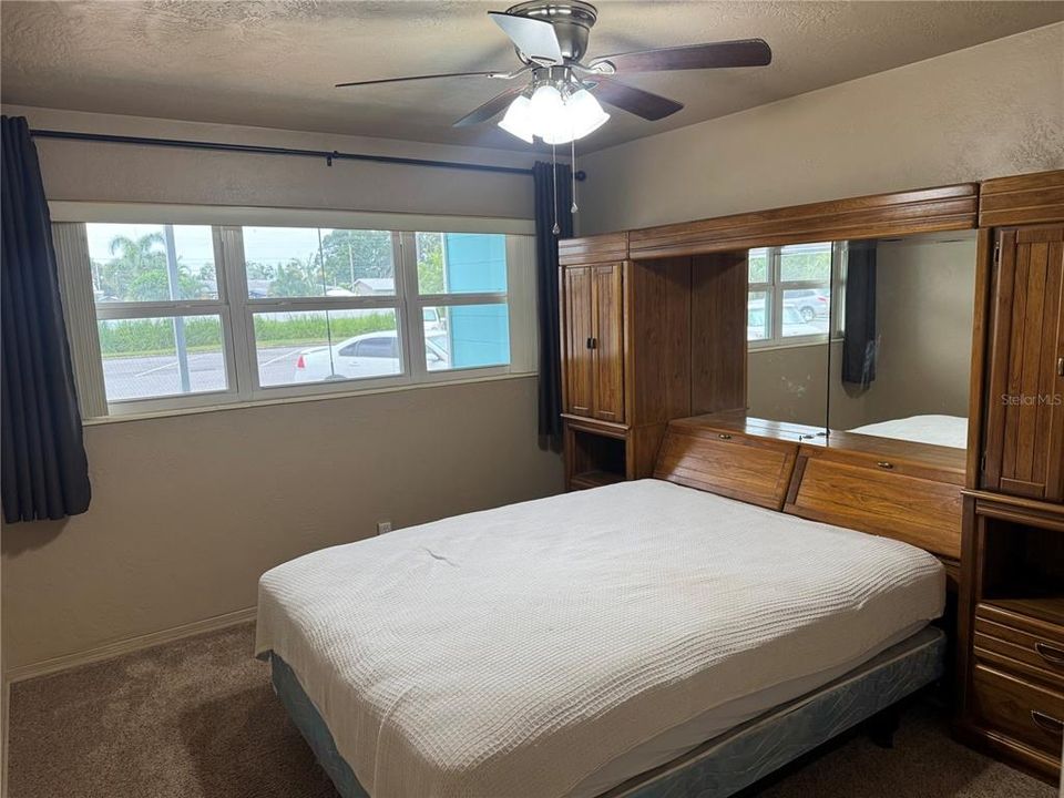 For Sale: $134,900 (2 beds, 2 baths, 835 Square Feet)