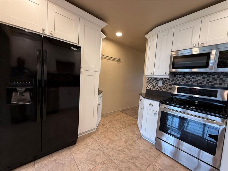 For Sale: $134,900 (2 beds, 2 baths, 835 Square Feet)