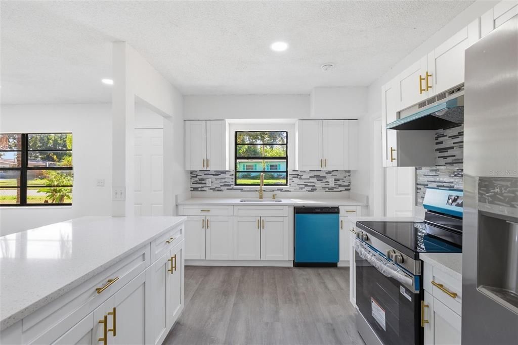 Active With Contract: $320,000 (4 beds, 2 baths, 1248 Square Feet)