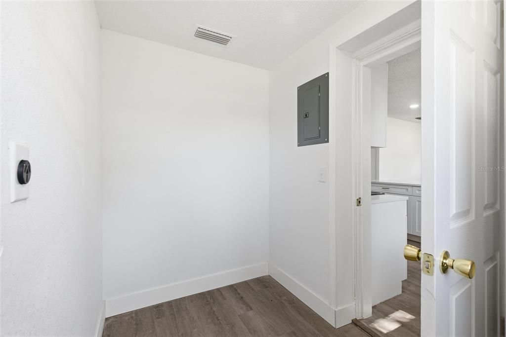 Active With Contract: $320,000 (4 beds, 2 baths, 1248 Square Feet)