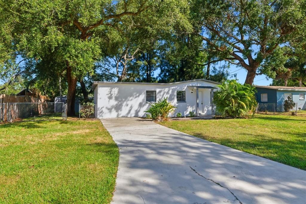 Active With Contract: $320,000 (4 beds, 2 baths, 1248 Square Feet)