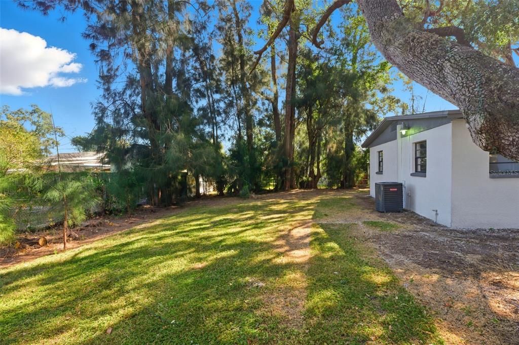 Active With Contract: $320,000 (4 beds, 2 baths, 1248 Square Feet)