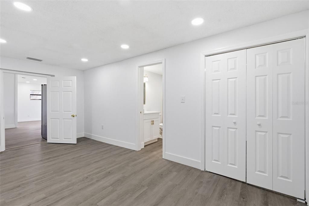 Active With Contract: $320,000 (4 beds, 2 baths, 1248 Square Feet)