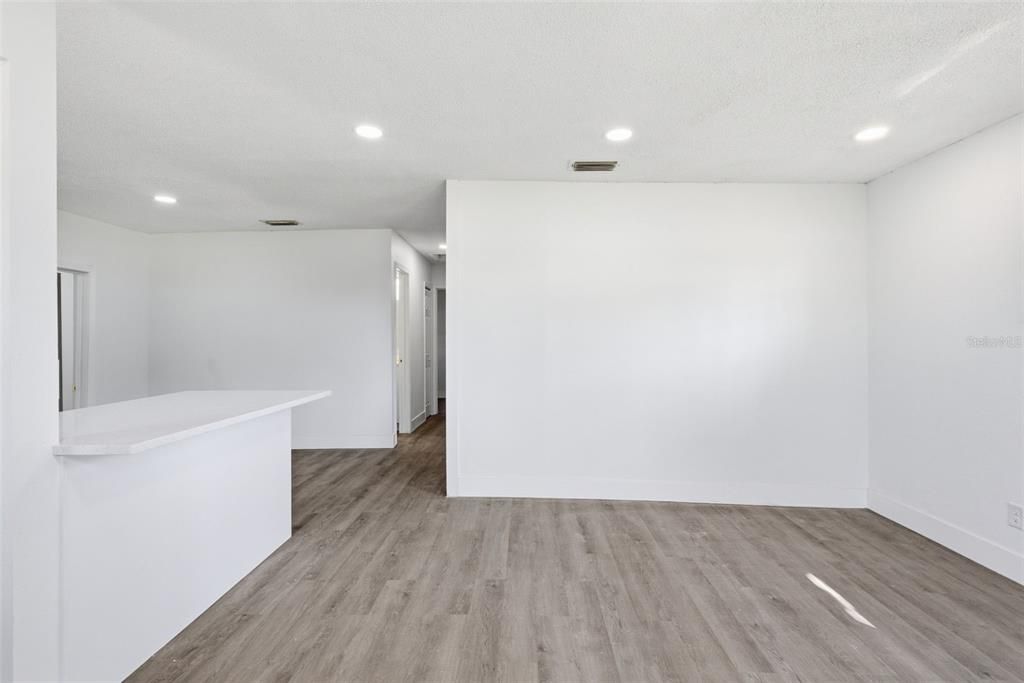 Active With Contract: $320,000 (4 beds, 2 baths, 1248 Square Feet)
