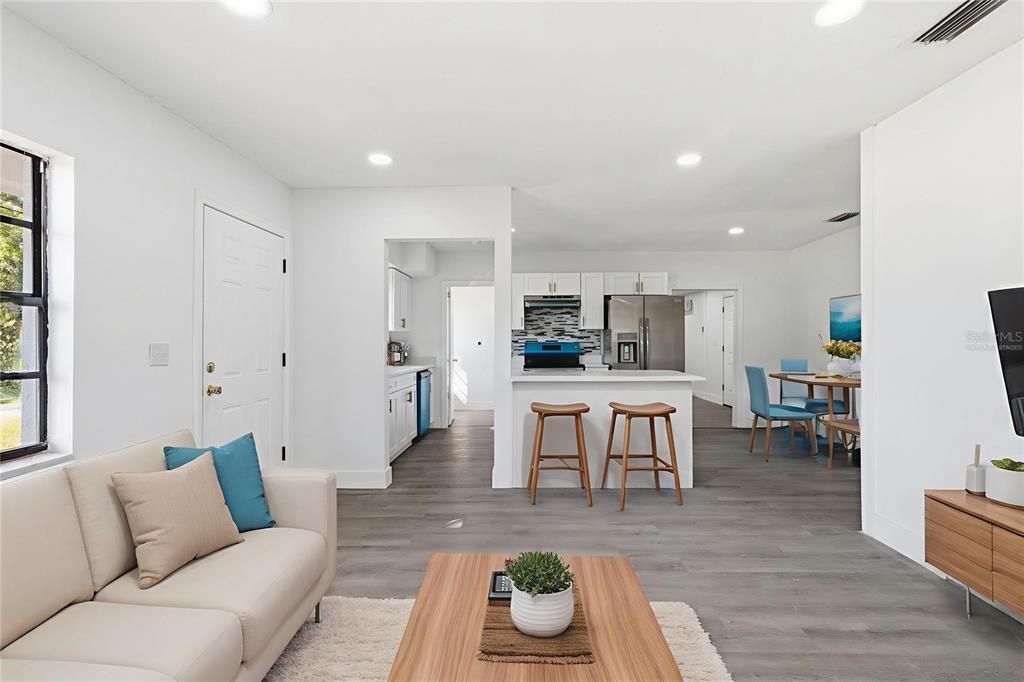 Active With Contract: $320,000 (4 beds, 2 baths, 1248 Square Feet)