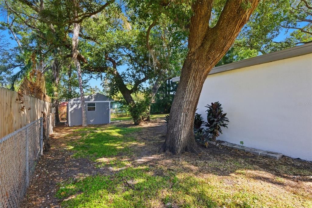 Active With Contract: $320,000 (4 beds, 2 baths, 1248 Square Feet)