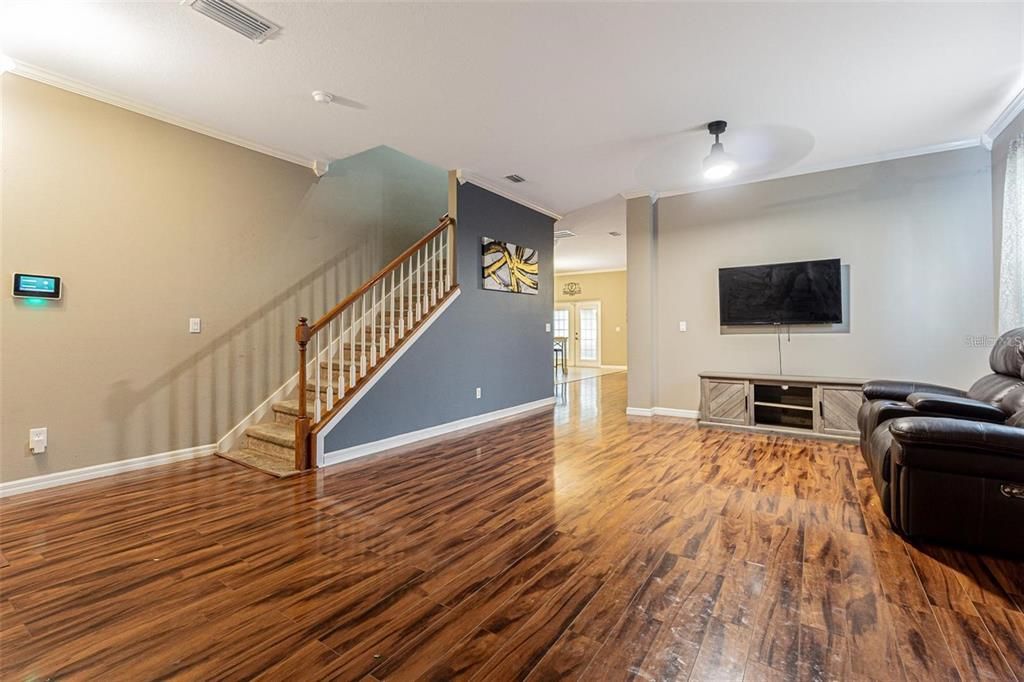 合同活跃: $439,900 (4 贝兹, 2 浴室, 3083 平方英尺)