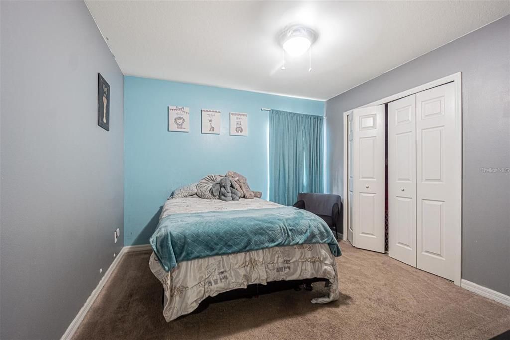 合同活跃: $439,900 (4 贝兹, 2 浴室, 3083 平方英尺)