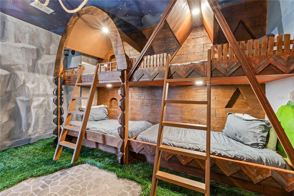 En Venta: $3,100,000 (13 camas, 12 baños, 6333 Pies cuadrados)