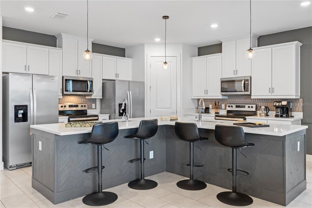 En Venta: $3,100,000 (13 camas, 12 baños, 6333 Pies cuadrados)