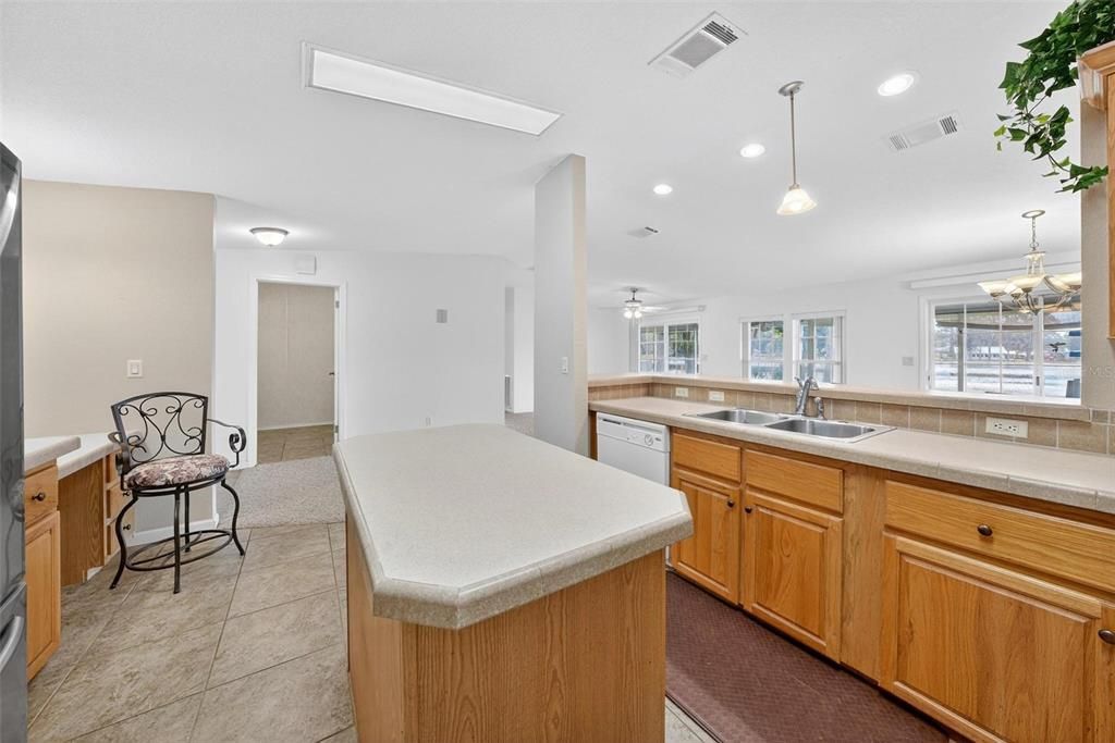 For Sale: $600,000 (3 beds, 2 baths, 1620 Square Feet)