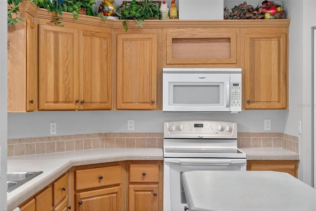 For Sale: $600,000 (3 beds, 2 baths, 1620 Square Feet)