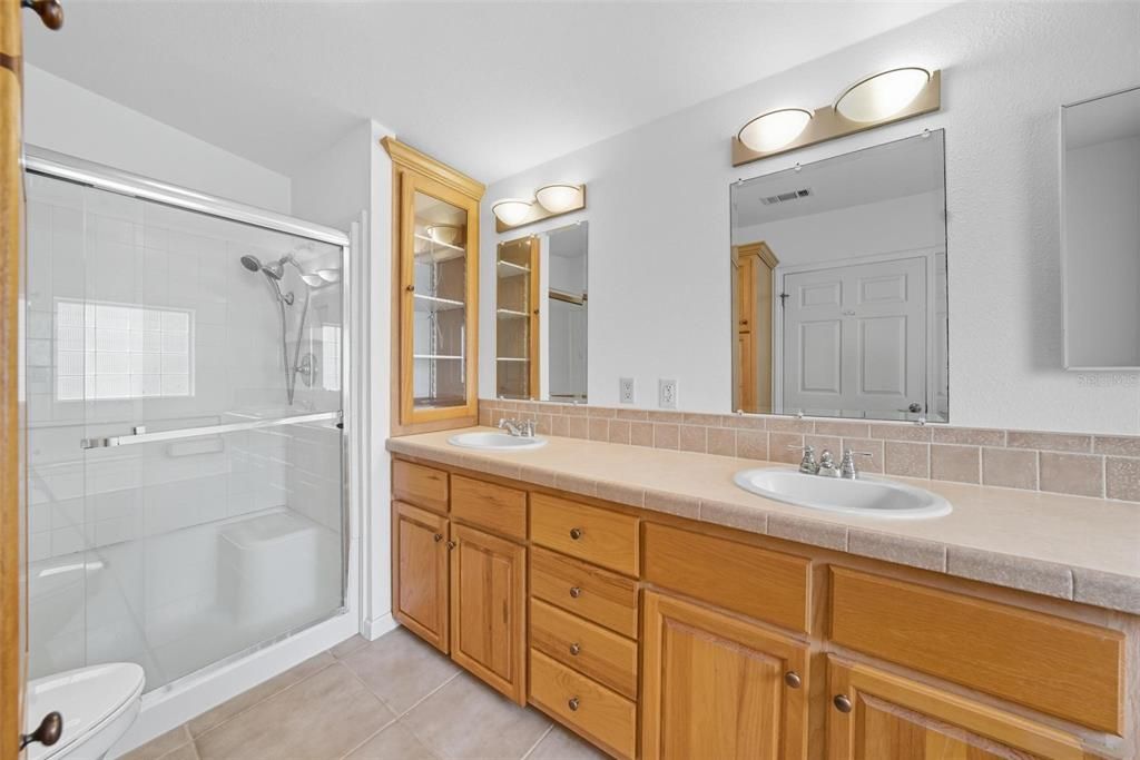 For Sale: $600,000 (3 beds, 2 baths, 1620 Square Feet)