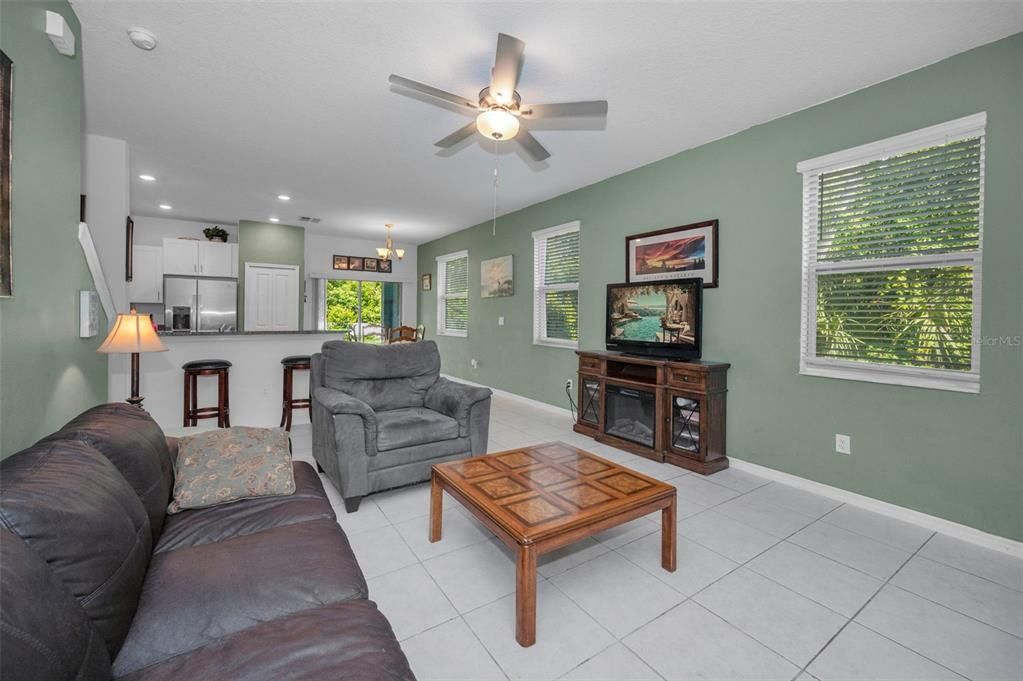 For Sale: $280,000 (2 beds, 2 baths, 1541 Square Feet)