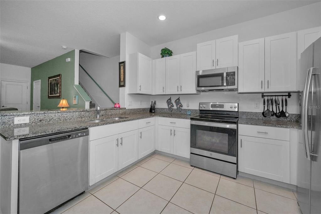 For Sale: $280,000 (2 beds, 2 baths, 1541 Square Feet)