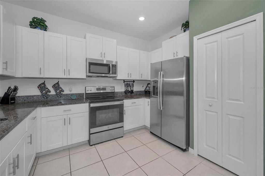 For Sale: $280,000 (2 beds, 2 baths, 1541 Square Feet)