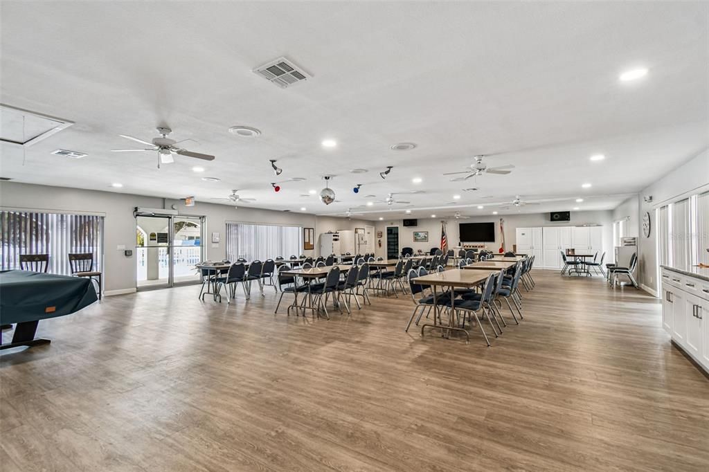 Active With Contract: $169,900 (2 beds, 1 baths, 1180 Square Feet)