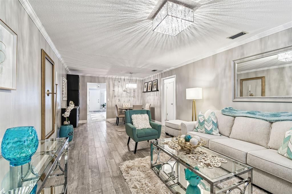 Active With Contract: $169,900 (2 beds, 1 baths, 1180 Square Feet)