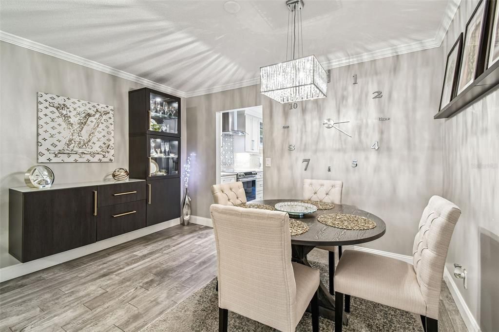 Active With Contract: $169,900 (2 beds, 1 baths, 1180 Square Feet)