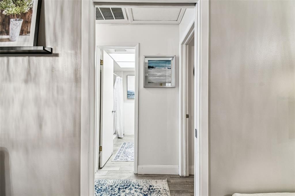 Active With Contract: $169,900 (2 beds, 1 baths, 1180 Square Feet)