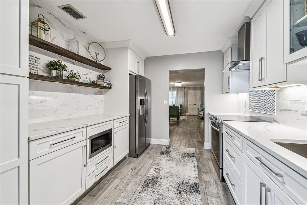 Active With Contract: $169,900 (2 beds, 1 baths, 1180 Square Feet)