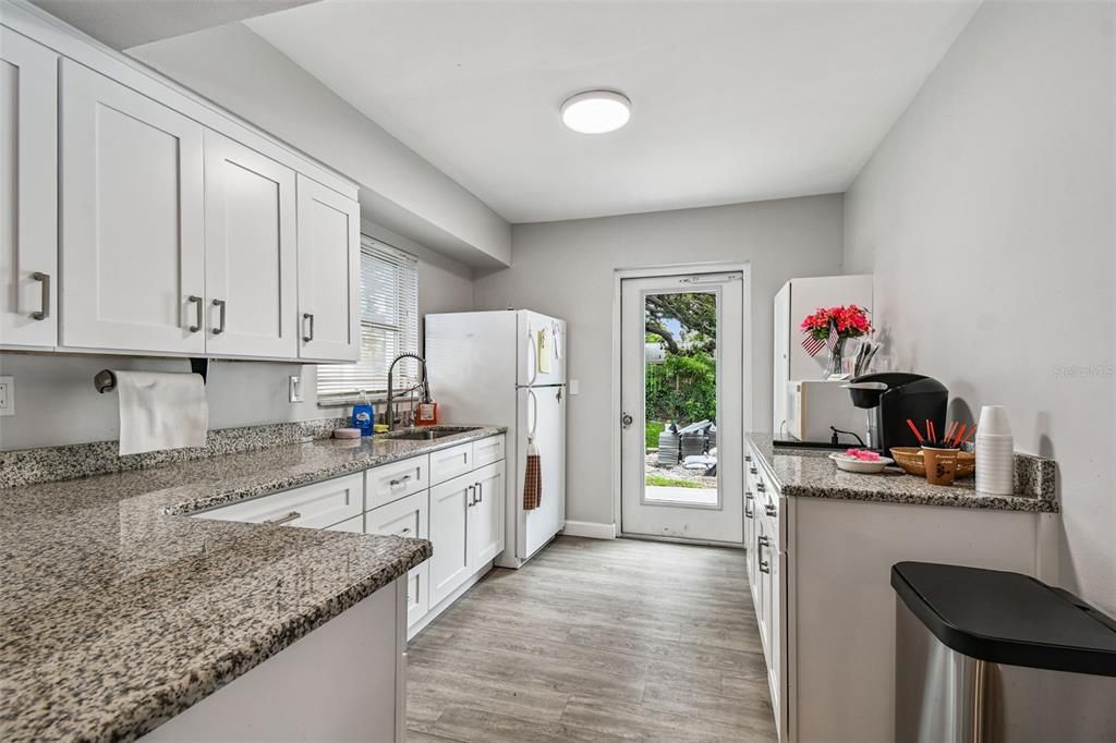 Active With Contract: $169,900 (2 beds, 1 baths, 1180 Square Feet)