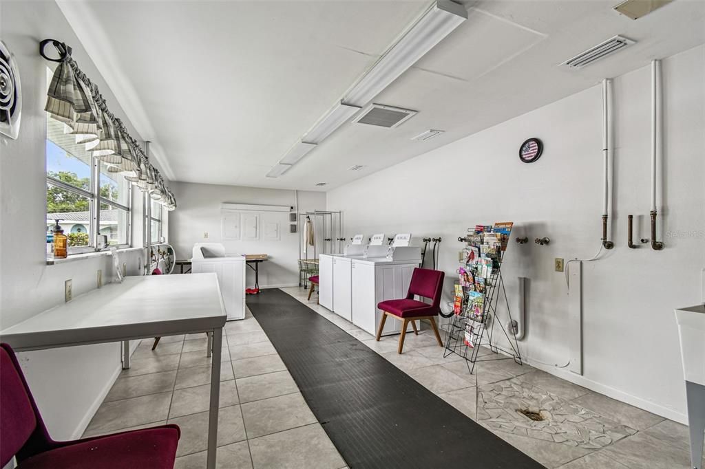 Active With Contract: $169,900 (2 beds, 1 baths, 1180 Square Feet)