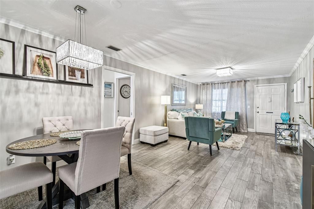 Active With Contract: $169,900 (2 beds, 1 baths, 1180 Square Feet)