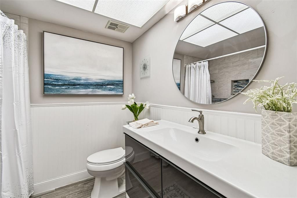 Active With Contract: $169,900 (2 beds, 1 baths, 1180 Square Feet)