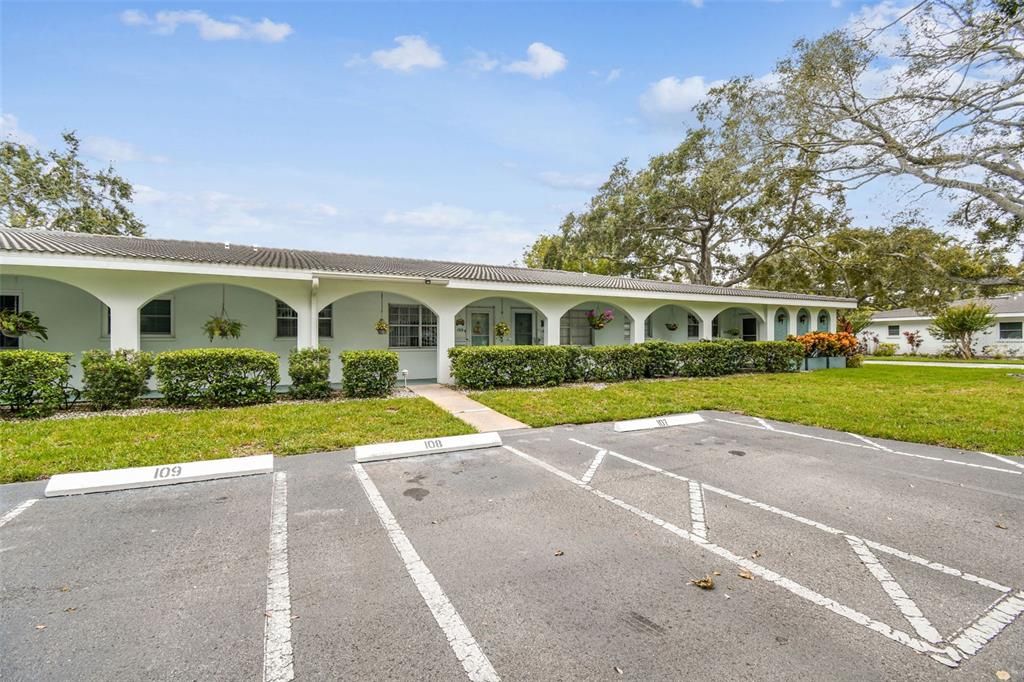 Active With Contract: $169,900 (2 beds, 1 baths, 1180 Square Feet)