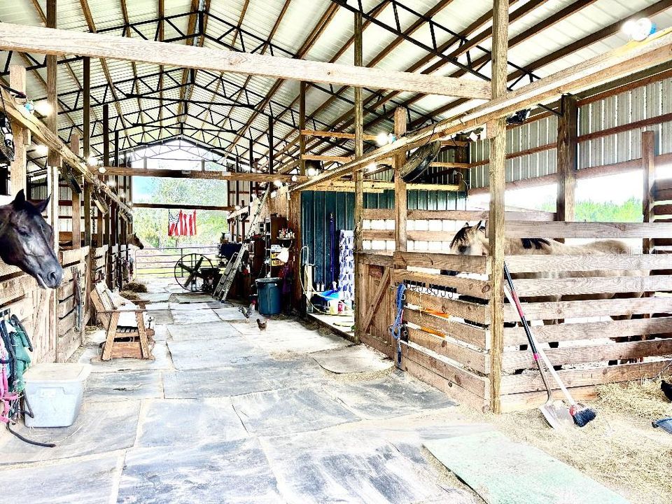 Под контрактом: $450,000 (2 спален, 2 ванн, 1344 Квадратных фут)