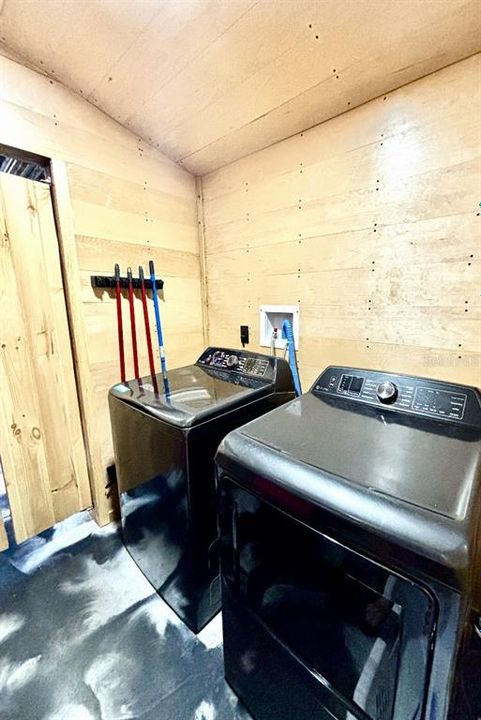 Под контрактом: $450,000 (2 спален, 2 ванн, 1344 Квадратных фут)