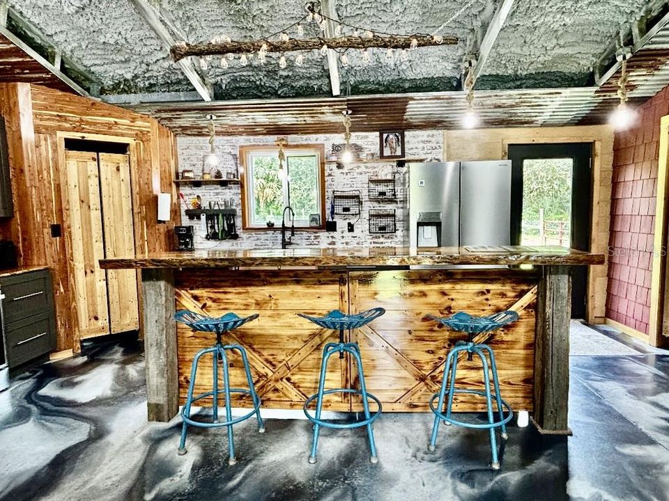 Под контрактом: $450,000 (2 спален, 2 ванн, 1344 Квадратных фут)