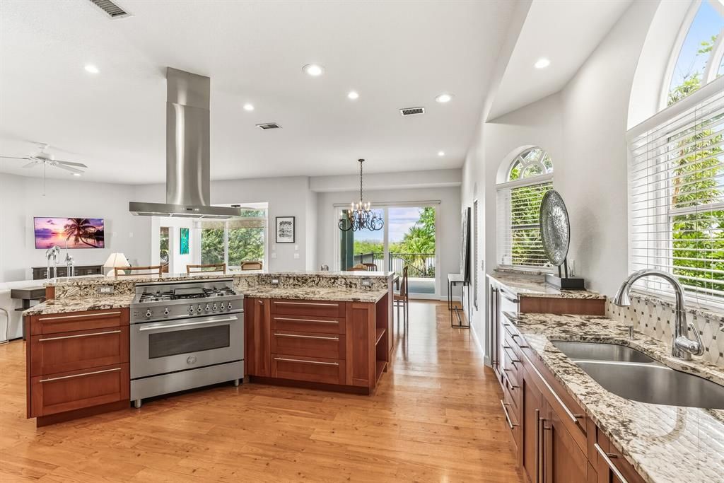 待售: $980,000 (3 贝兹, 2 浴室, 2440 平方英尺)