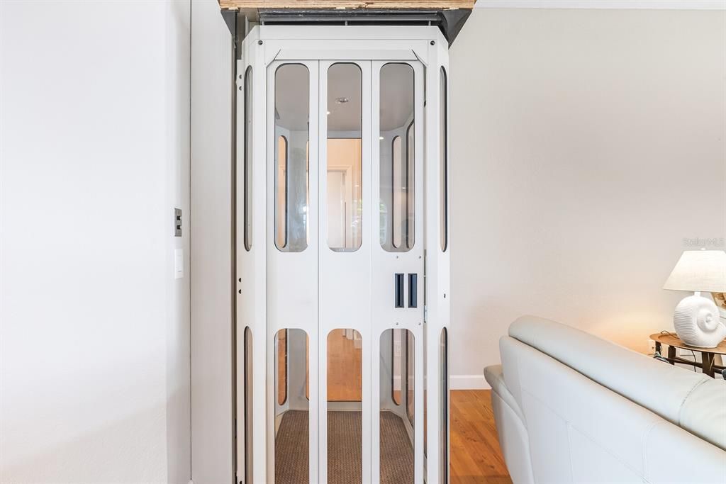 待售: $980,000 (3 贝兹, 2 浴室, 2440 平方英尺)